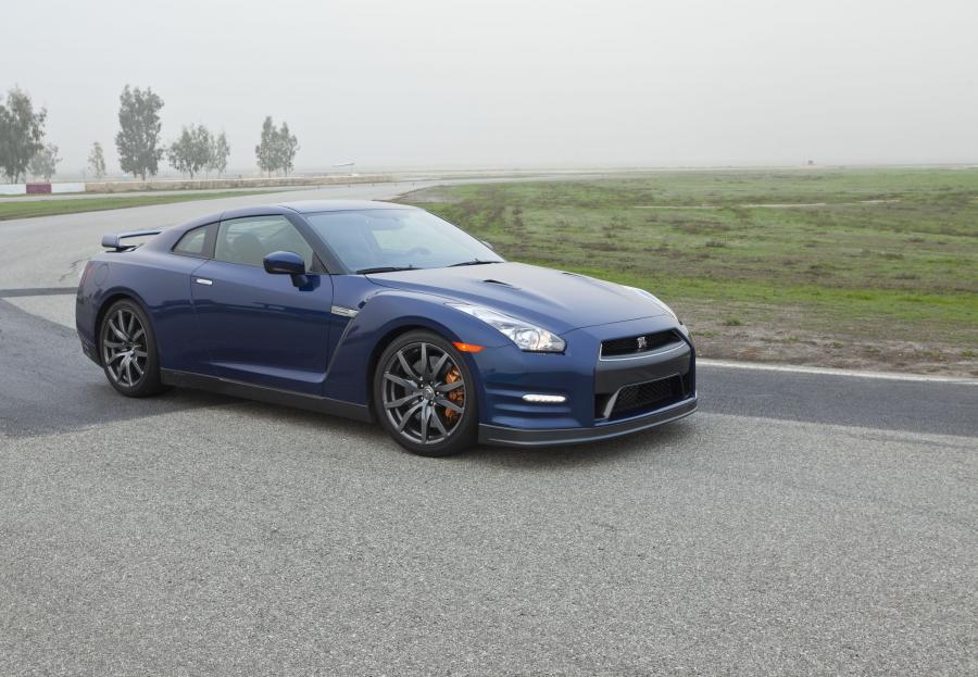  Nissan GT-R 2012 года  (US) (фото 54 из 74)
